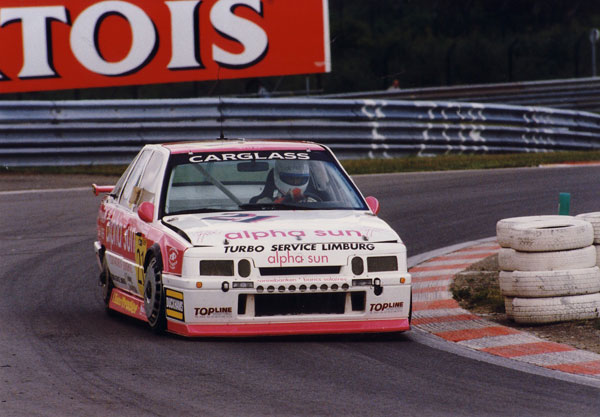 Four seasons in Lucien Forier's spectacular Renault 21